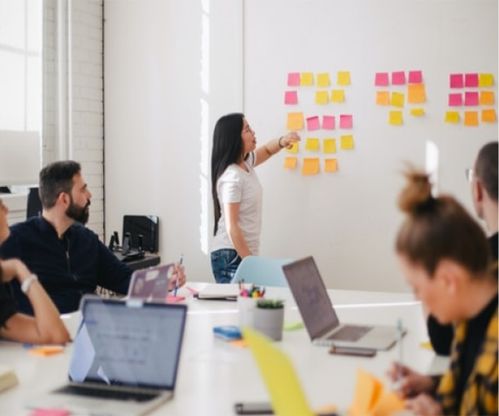 新聞中心 人事與企業(yè)咨詢?nèi)绾沃厮墁F(xiàn)代企業(yè)管理